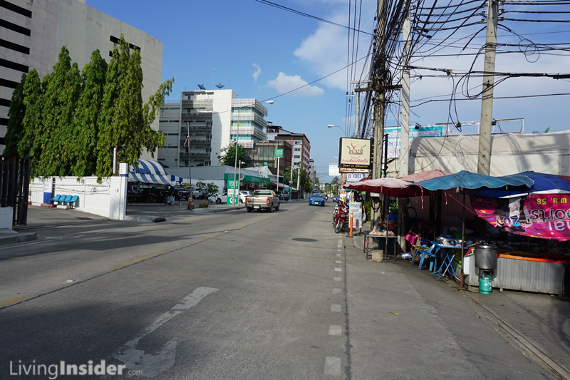 BROWN RATCHADA 32 (บราวน์ คอนโด รัชดา 32)