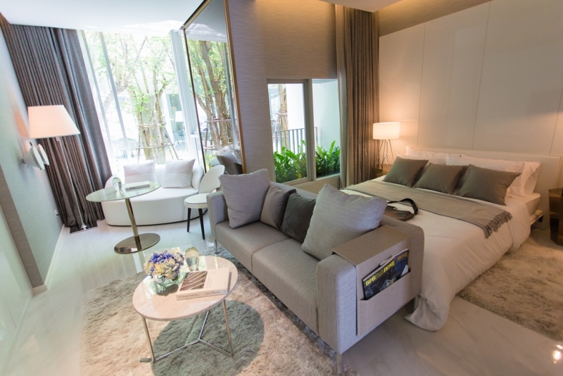 HYDE SUKHUMVIT 11 EXPERIENCE THE GLAMOROUS RESIDENCE