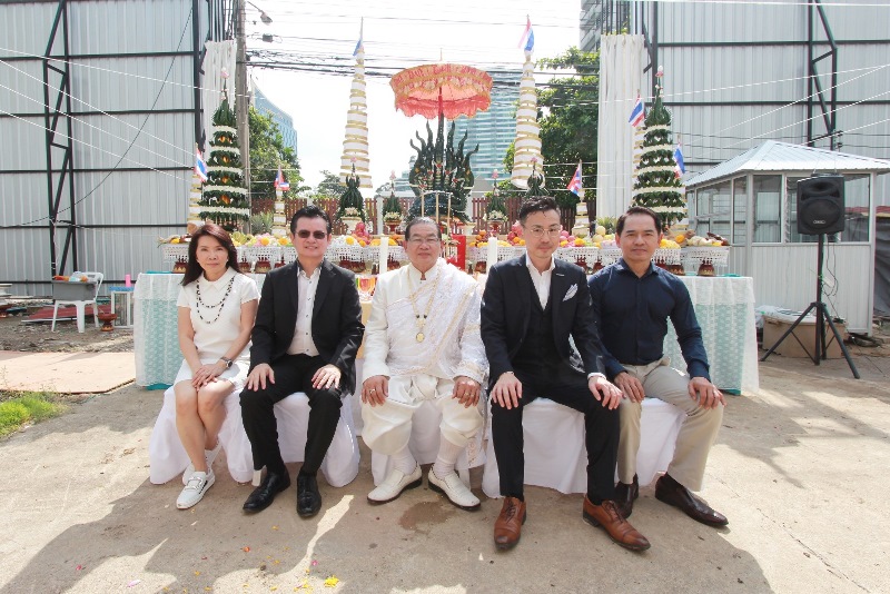 โครงการ รูเนะสุ ทองหล่อ 5ทำพิธีพลีพระเเม่ธรณี และบูชาเทวดาก่อนลงเสาเข็ม