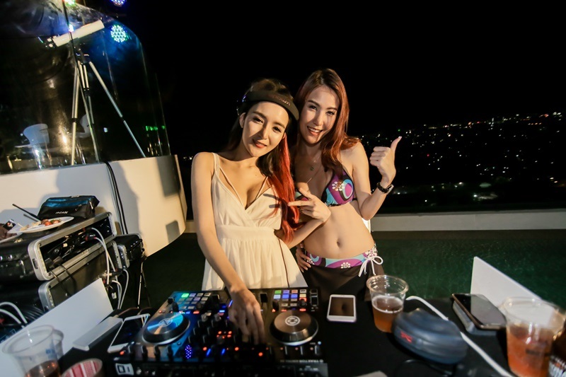 White Cloud Pool Party ที่ IDEO THA PHRA INTERCHANGE ปาร์ตี้วิว Rooftop