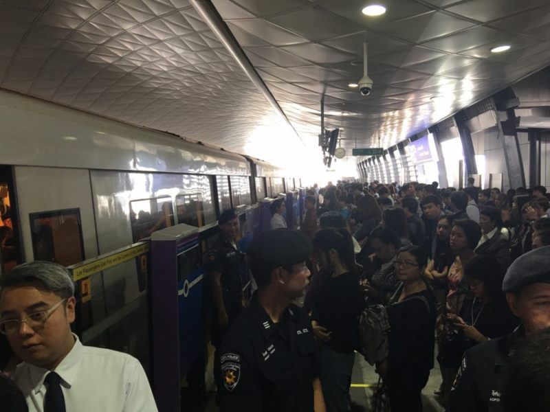 BEM เผยถอดเก้าอี้รถไฟฟ้าใต้ดินเป็นช่วงทดลอง รอ รฟม.เคาะ ถอดทั้ง 19 ขบวน ธ.ค.นี้