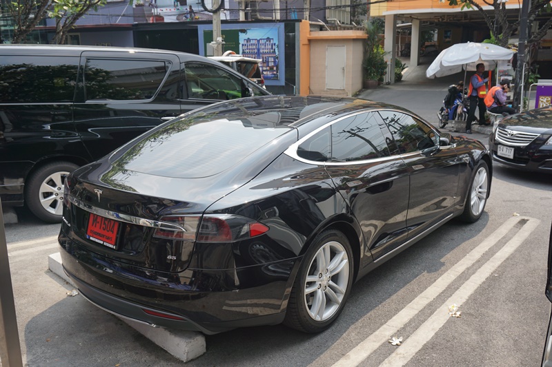 THONGLOR + TESLA สมการที่ตอบโจทย์ชีวิตมีระดับ โดย Real Asset