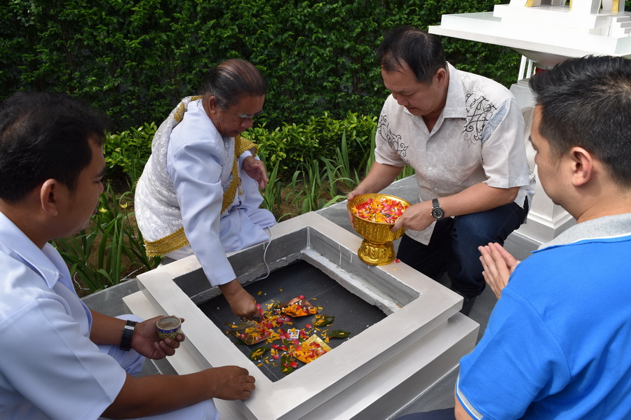 เดอะคิวบ์ พลัส มีนบุรี ทำพิธีอัญเชิญท้าวมหาพรหมประดิษฐานภายในโครงการ