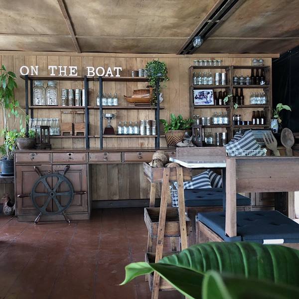 Floating Space Cafe คาเฟ่ลอยน้ำเล็กๆบนแม่น้ำท่าจีน จังหวัดนครปฐม