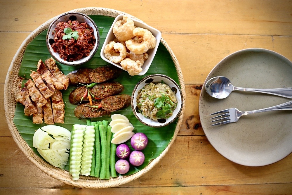 Thai Niyom Cuisine สำรับอาหารไทย ตำรับไทยนิยม