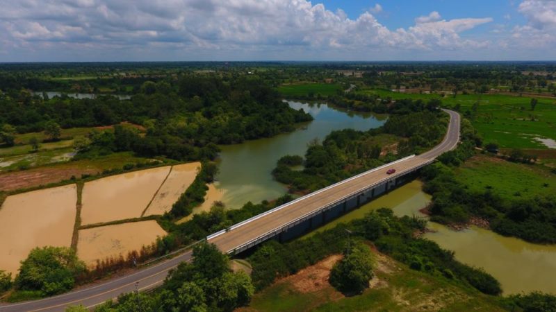 กรมทางหลวงชนบทสนับสนุนสายทางเข้าโครงการพัฒนาพื้นที่หนองอึ่งจ.ยโสธร อันเนื่องมาจากพระราชดำริ ร.10