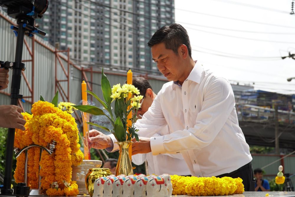 สิงห์ คอมเพล็กซ์ จัดพิธีตั้งศาลพระพรหมเสริมความเป็นสิริมงคล ดีเดย์เปิดให้บริการ 1 ตุลาคมนี้