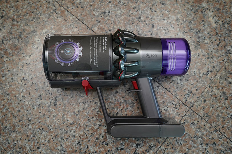 Dyson V11 Absolute เครื่องดูดฝุ่นไร้สาย ดีไซน์เก๋ล้ำสมัย คุณภาพคับคั่ง มั่นใจได้ว่าการทำงานบ้านจะสนุกได้ในทุกๆ วัน