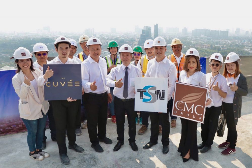 CMC ทำพิธีเทปูนปิดงานโครงสร้างอาคาร เดอะ คิวเว่ ติวานนท์