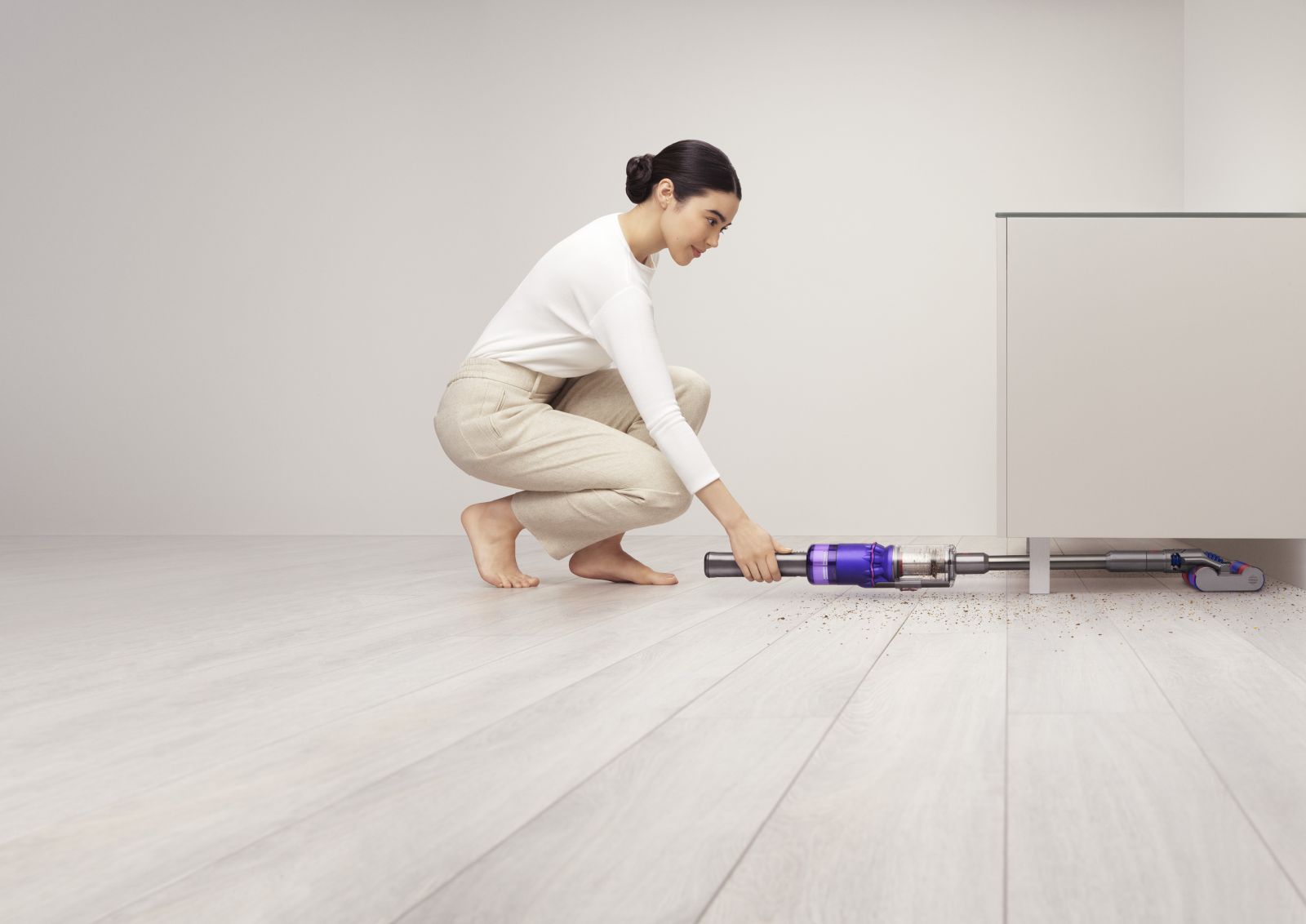 รีวิวการใช้งานจริง เครื่องดูดฝุ่นไร้สาย “Dyson Omni-glide” จิ๋วแต่เจ๋งจริง หัวดูด 360 องศา จะแคบจะลึกแค่ไหนก็สะอาดหมดจดจนไม่เหลือ