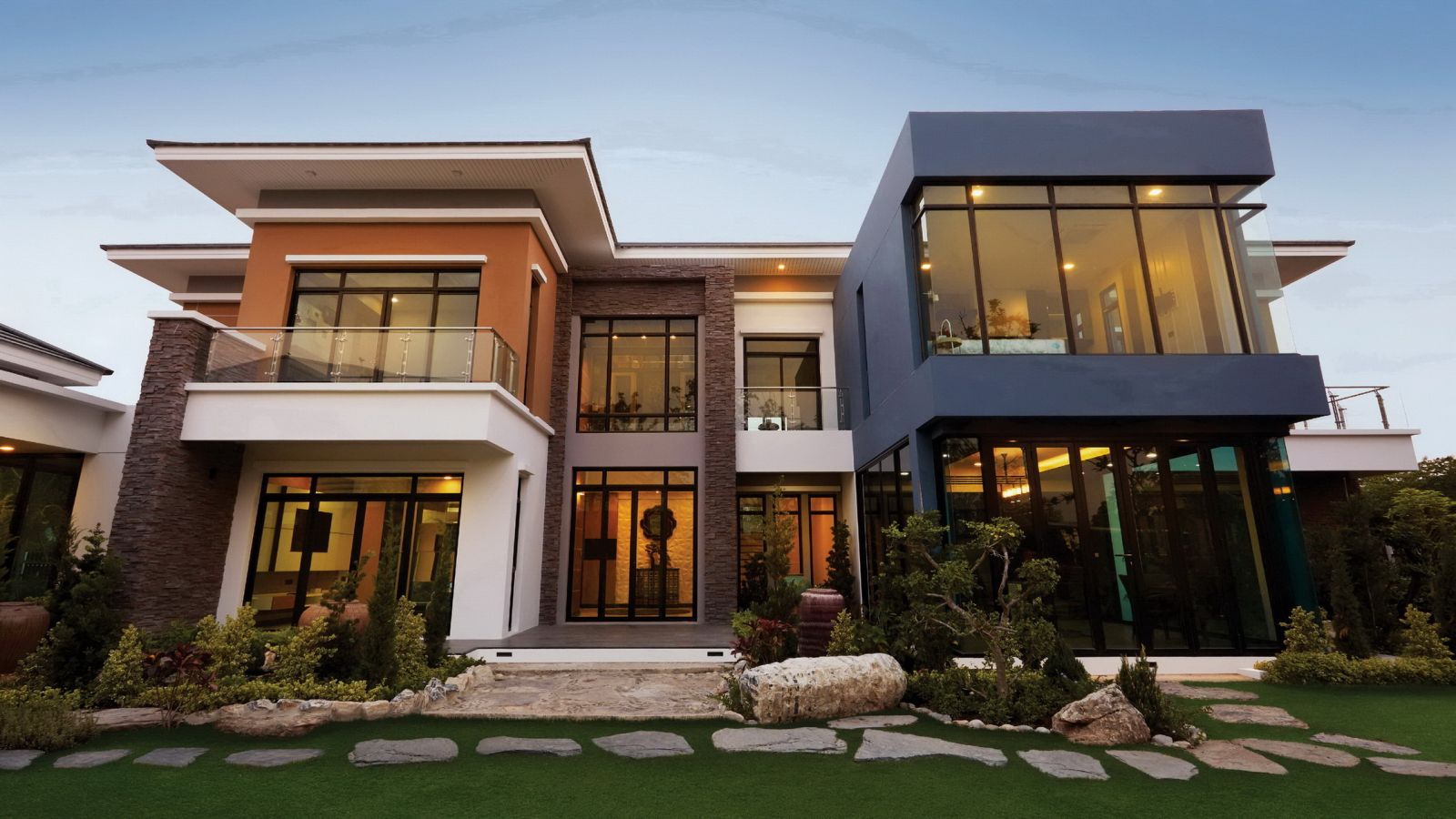 แลนดี้ โฮม ชี้ กำลังซื้อกลุ่มบ้านหรูยังสดใส เผยยอดขาย 8 เดือน ทะลุ 1,600 ล้านบาท